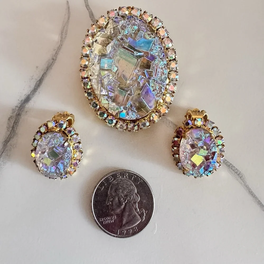 VTG Juliana Geode Brooch Iridescent AB Aurora Borealis Book Piece